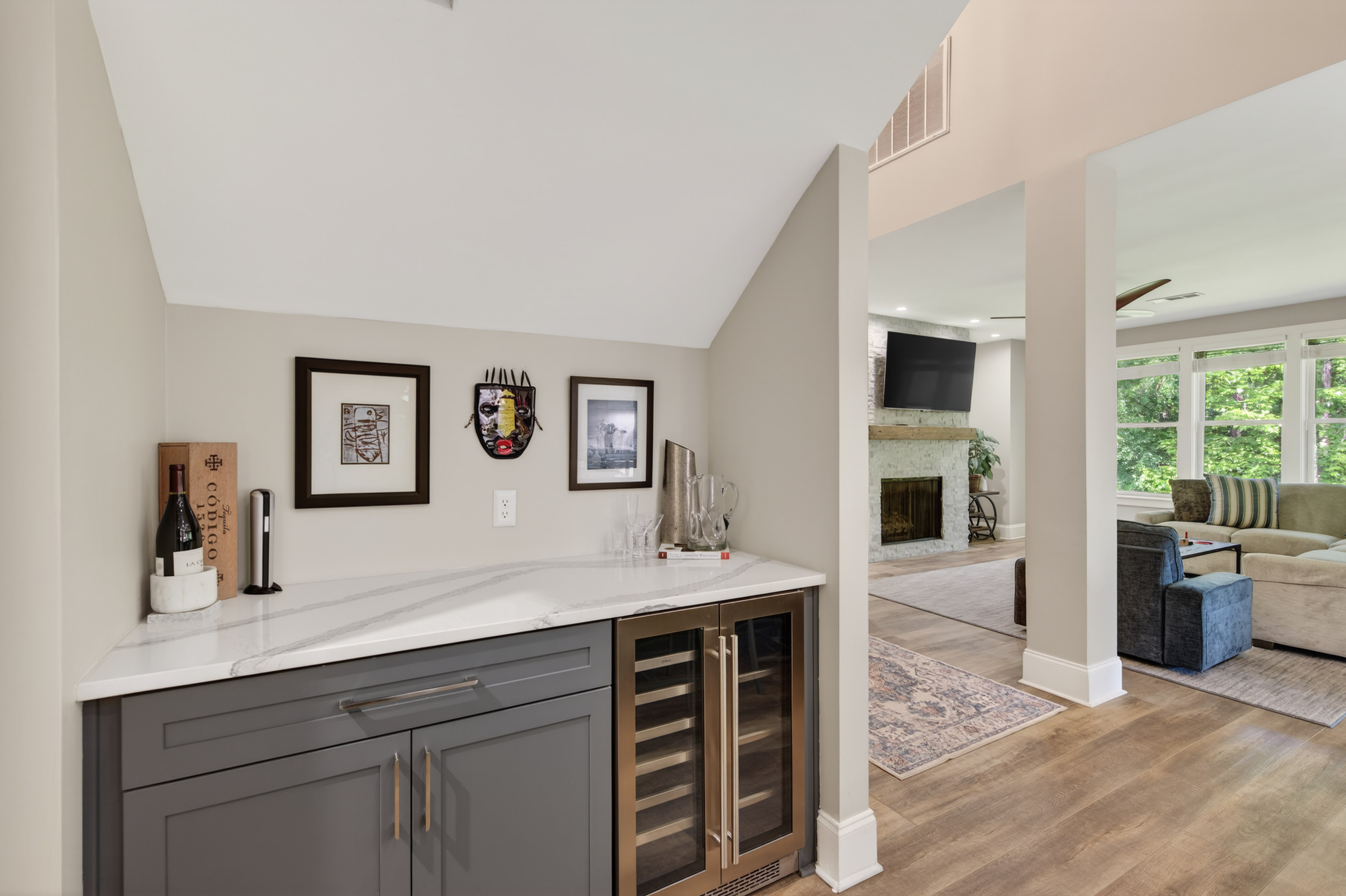 1010F Tailwater image 17
